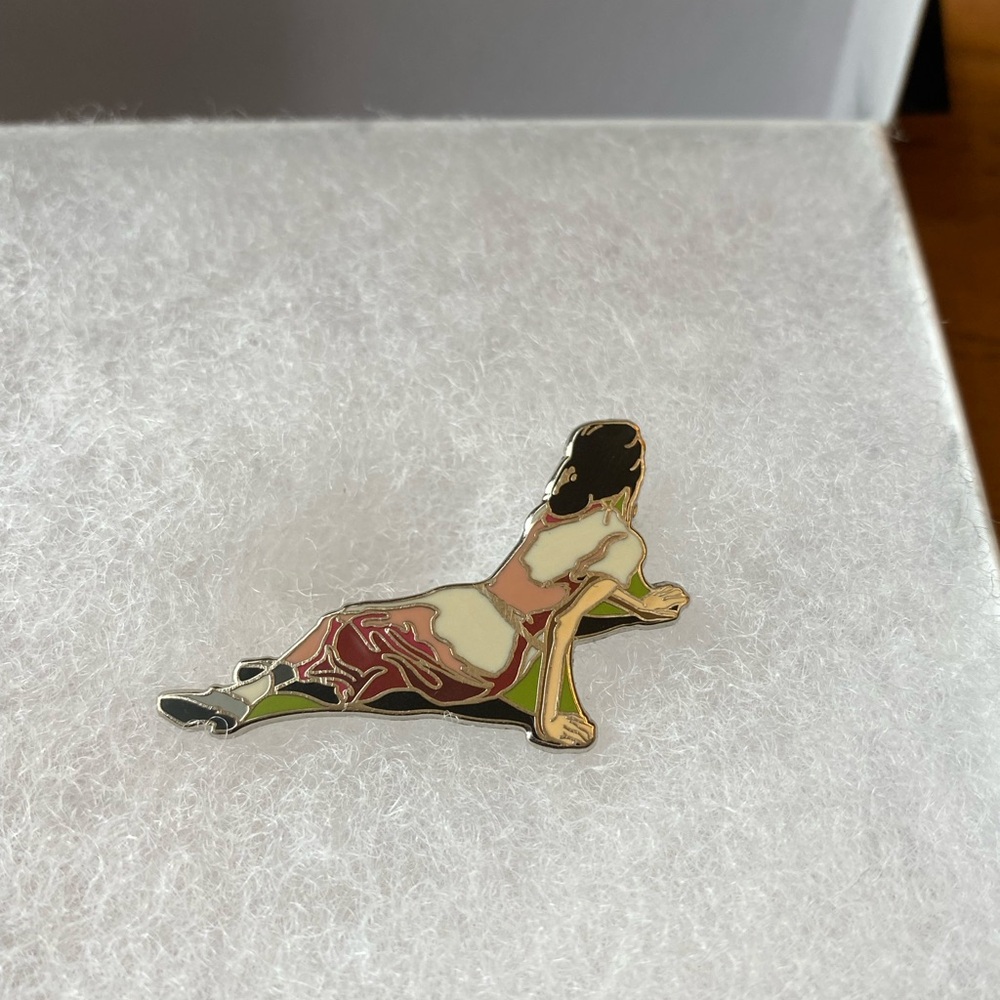Laying lady pin
